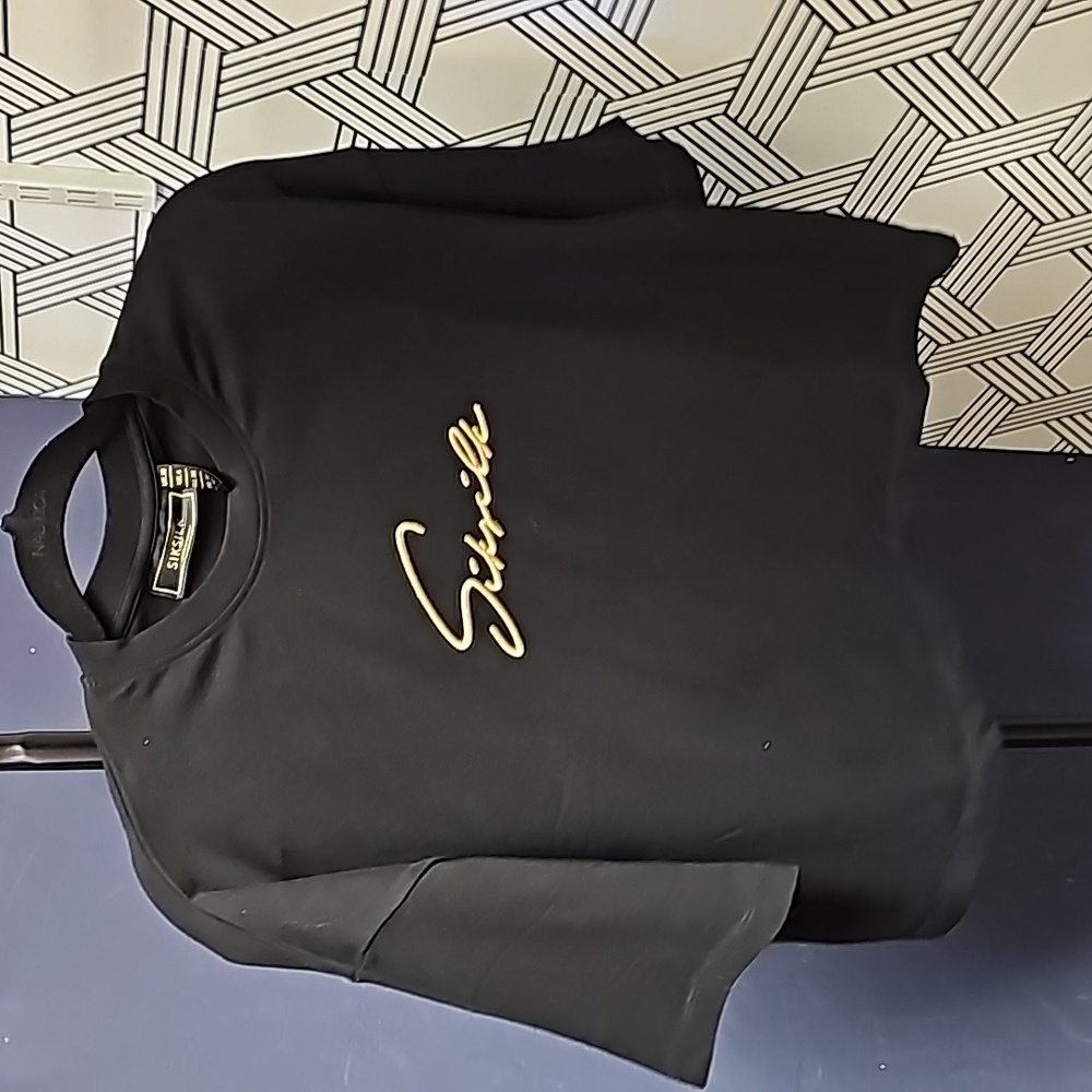 144 Siksilk cropped tee NWT